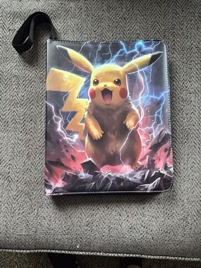 Pikachu Lightning Art Card Holder NEW
